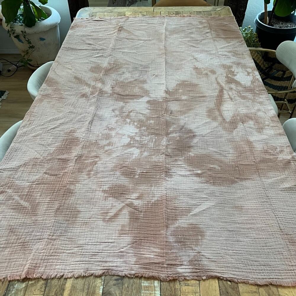 Piubelle 100% Cotton Gauze Throw Blanket 49 x 67 in Blush Pink & Tan Tie-Dye